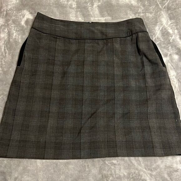 𝅺DAISY Fuentes skirt. Shades of gray. Size 10. - Picture 1 of 7